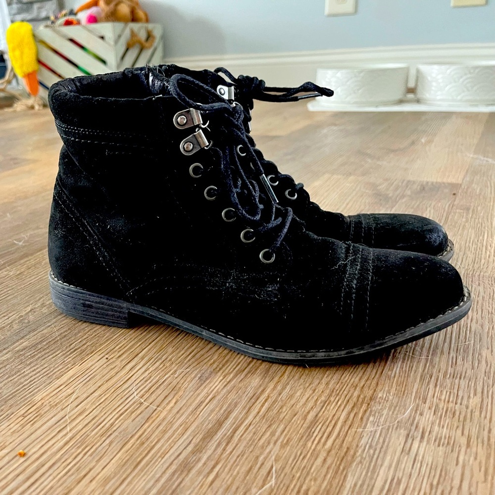 White Mountain booties sz 7.5